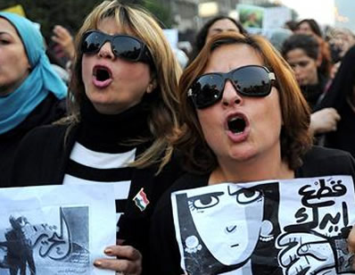 Imagem de Mulheres egípcias protestam contra violência do exército